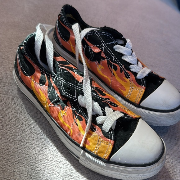Converse All Star Youth Multicolor Fire Fashion Sneakers Multicolor Fire Size 13 - Picture 3 of 8